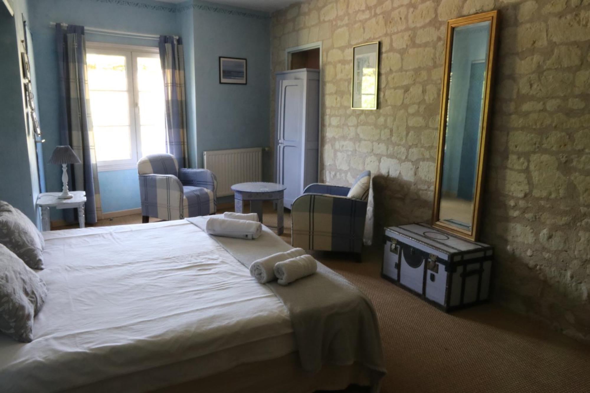 Chambres D'Hotes Du Noisillet Cinais Bagian luar foto